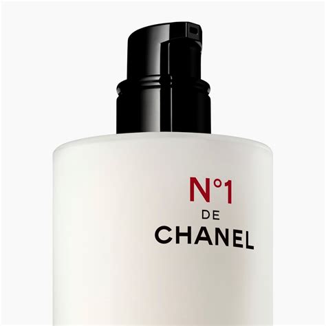 1 de chanel revitalizing essence.